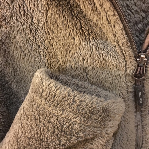 Women’s size M Marmot zippered fuzzy fleece jacket - Picture 4 of 6